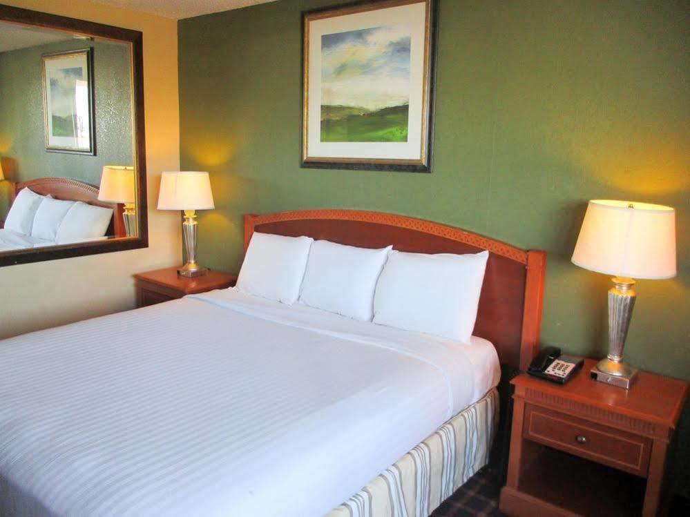 Oyo Hotel Bossier City La - Red River Екстериор снимка